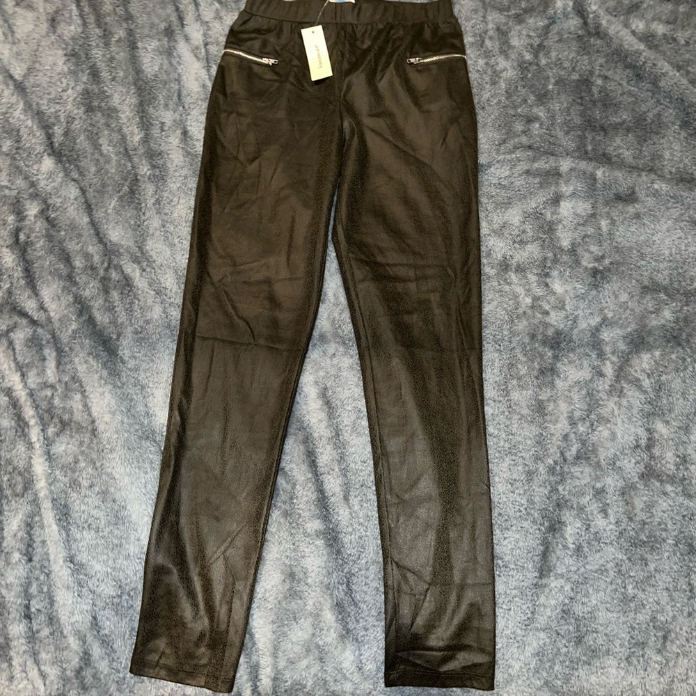 francesca’s olive green zip pocket pants